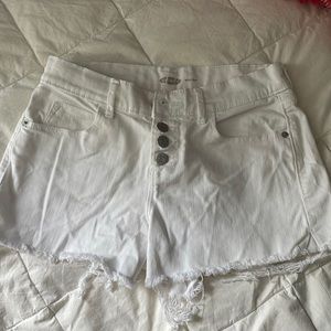 Old Navy Size US 2 Women’s White Jean Shorts.